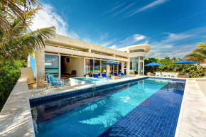 Playacar Villa Sleeps 8 with Pool and Air Con